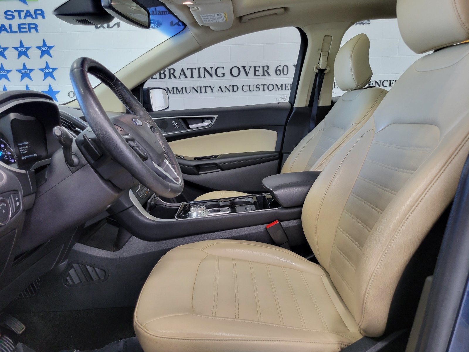Used 2019 Blue Ford SEL image 8