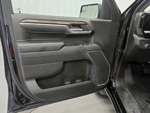Used 2024 Onyx Black GMC Elevation image 21
