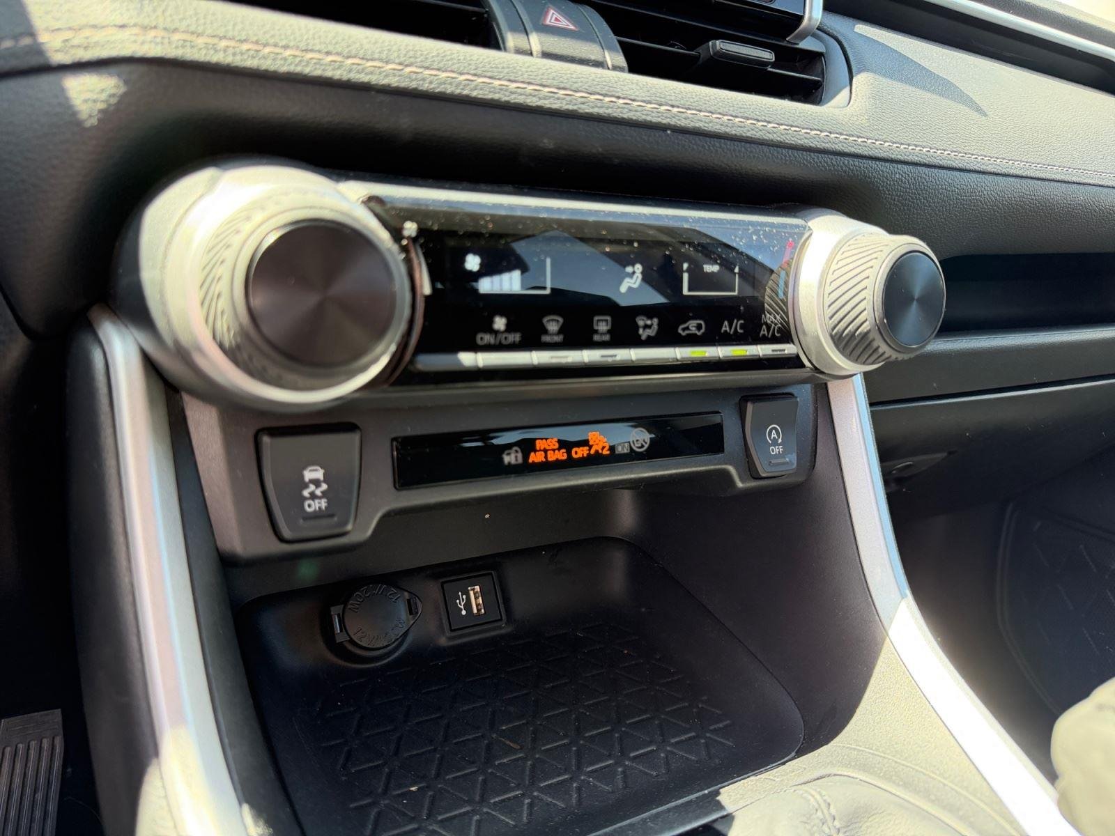 2024 Toyota RAV4 LE - Photo 23