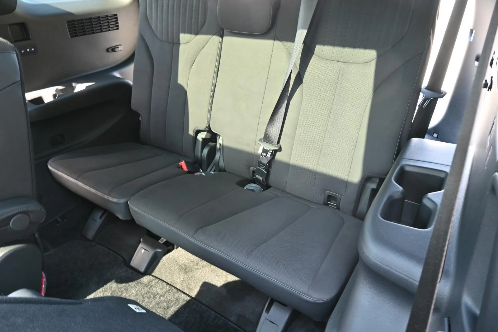 Used 2025 White Hyundai Calligraphy Night Edition image 35