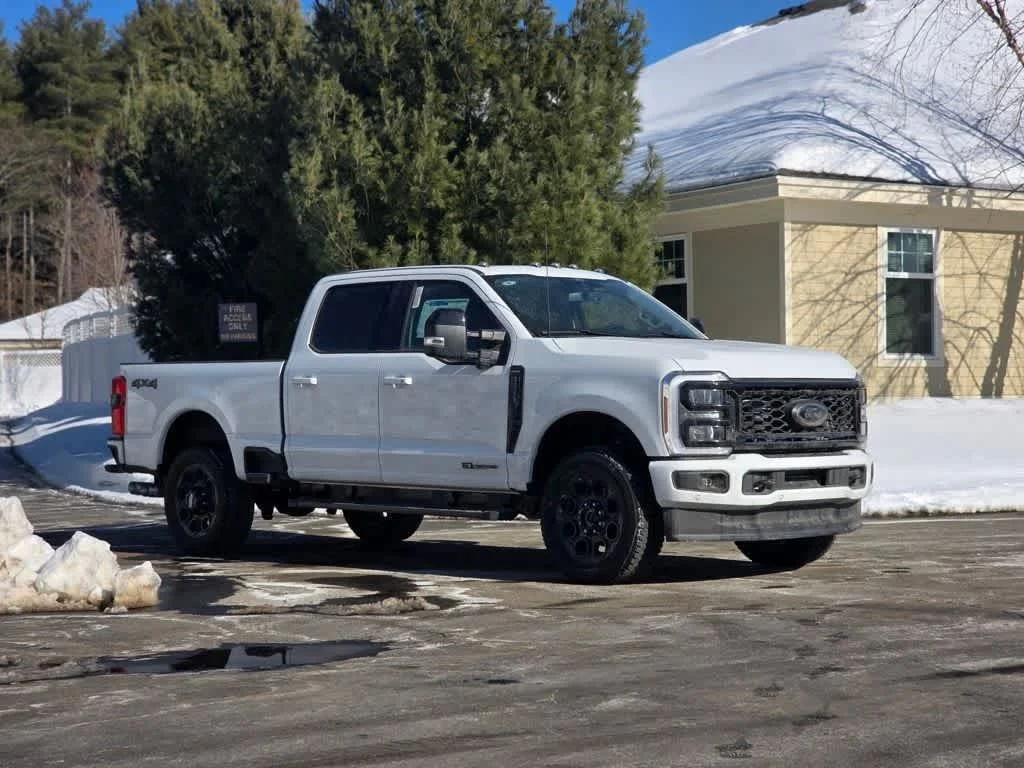 New 2026 Oxford White Ford LARIAT image 2
