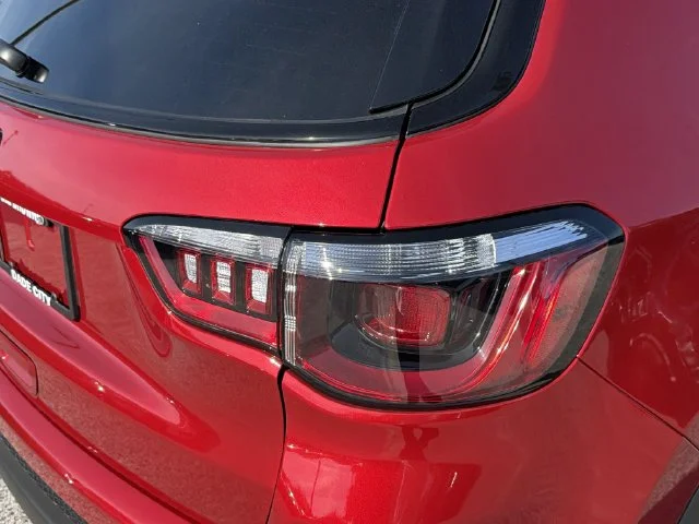 Used 2026 Red Jeep Latitude image 9