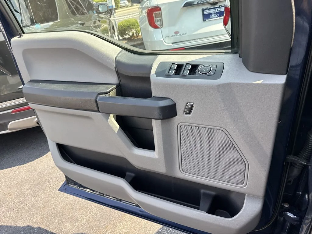 Used 2018 Blue Ford XL image 24