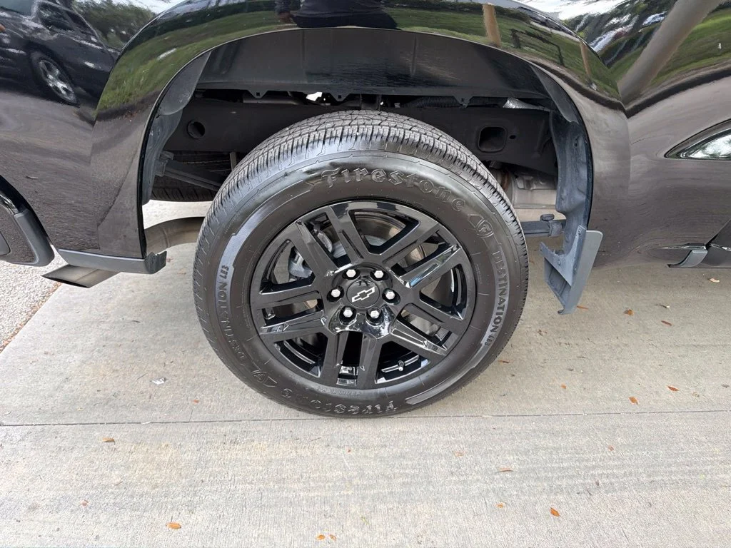 Used 2023 Black Chevrolet Custom image 22