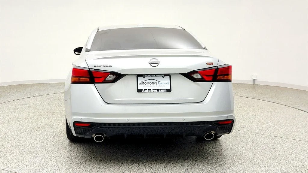 Used 2024 Brilliant Silver Metallic Nissan 2.5 SR Sedan w/ Premium Pkg feat. Moonroof image 6