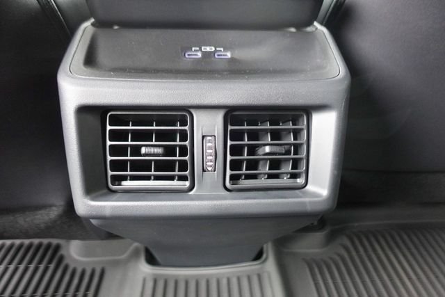 New 2026 Wind Chill Pearl <sup>1</sup> Toyota  XLE image 28