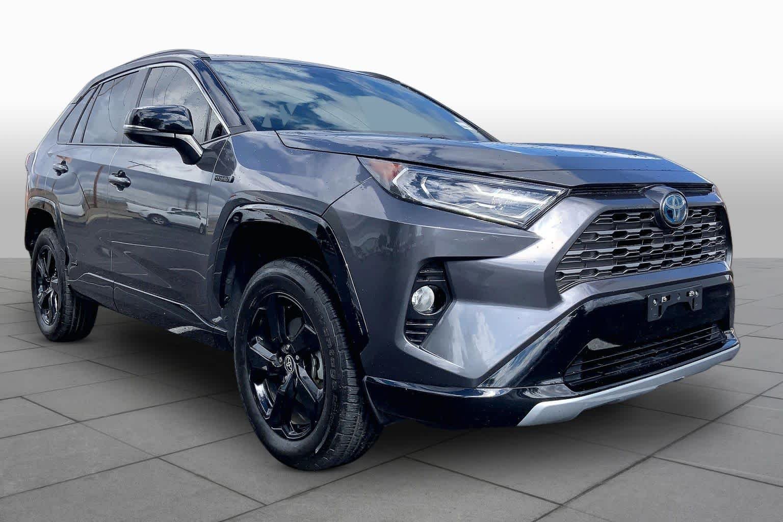 Used 2021 Magnetic Gray Metallic/Midnight Black Metallic Toyota Hybrid XSE image 3