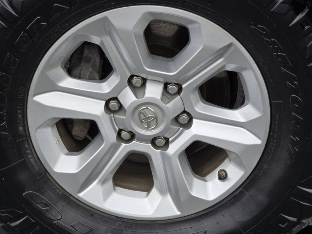 Used 2020 Magnetic Gray Metallic Toyota SR5 Premium image 26