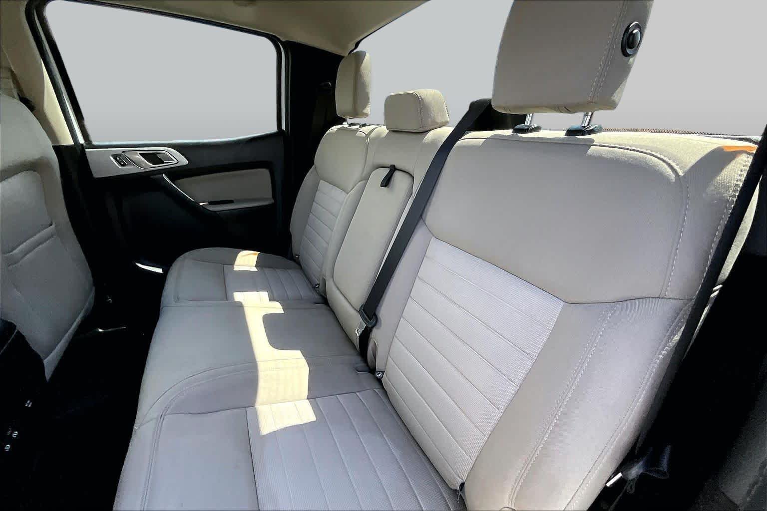 Used 2019 Oxford White Ford XLT image 21