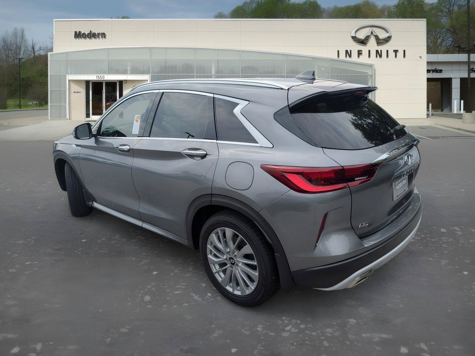 Used 2024 Graphite Shadow INFINITI LUXE image 5