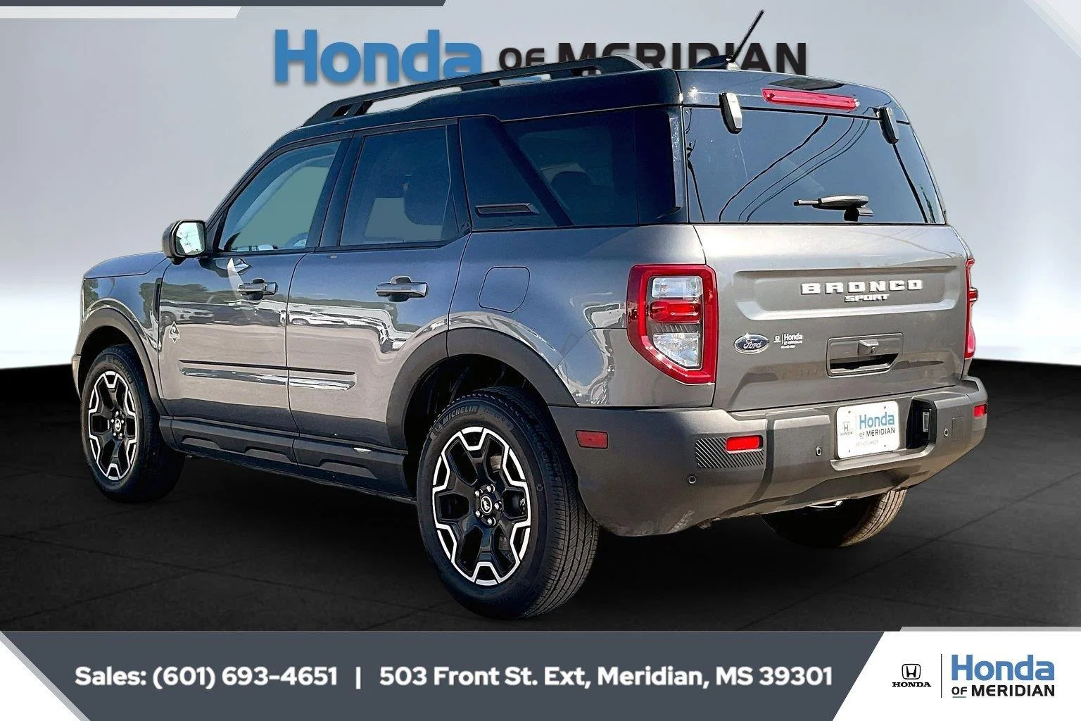 Used 2025 Carbonized Gray Ford Outer Banks image 2
