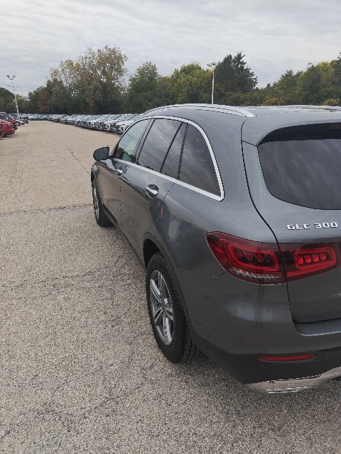 2021 Mercedes-Benz GLC GLC300 - Photo 12