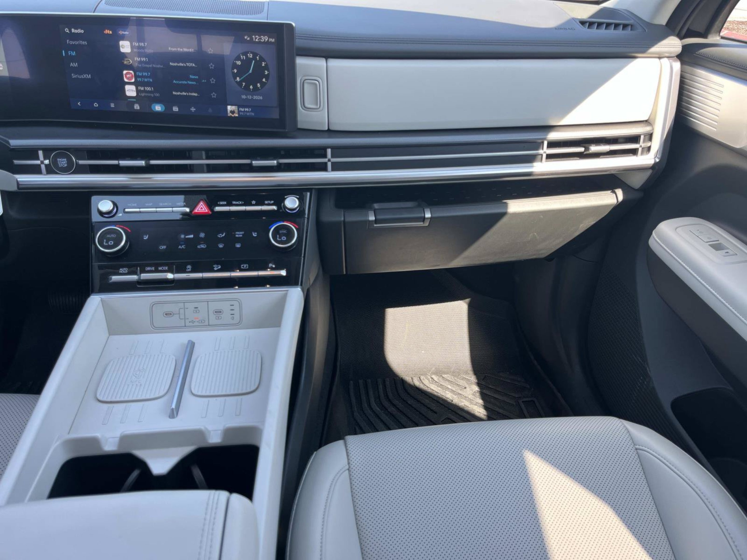 Used 2024 Phantom Black Hyundai SEL image 10