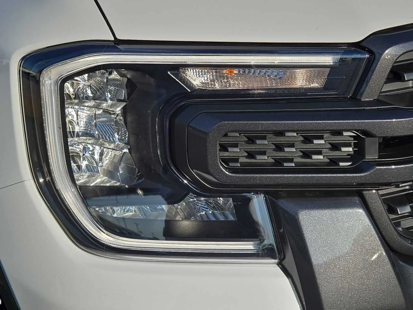 New 2026 Oxford White Ford XLT image 15