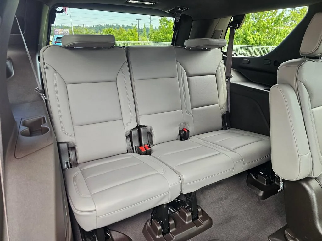 Used 2025 Downpour Metallic GMC Elevation image 13