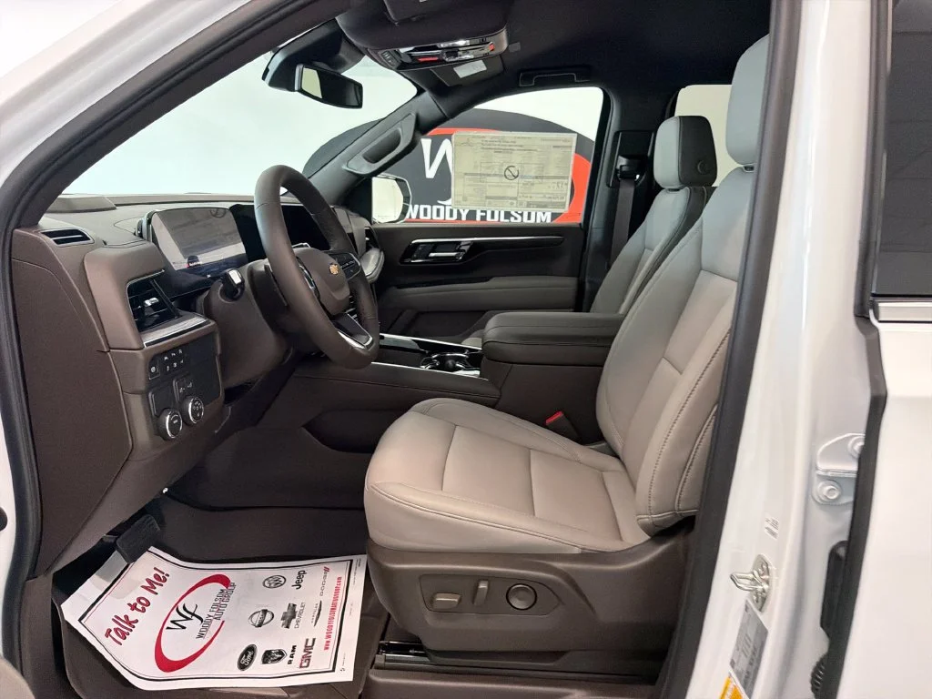 New 2027 Summit White Chevrolet LT image 9