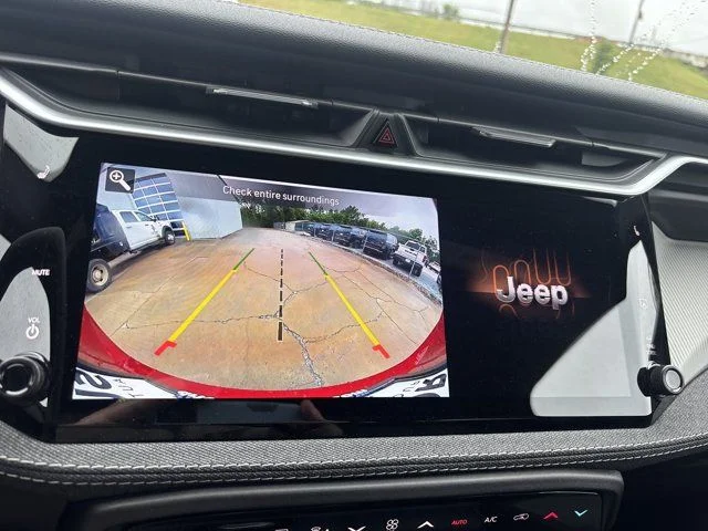 New 2026 Red Hot Pearl-Coat Exterior Paint Jeep Laredo image 29