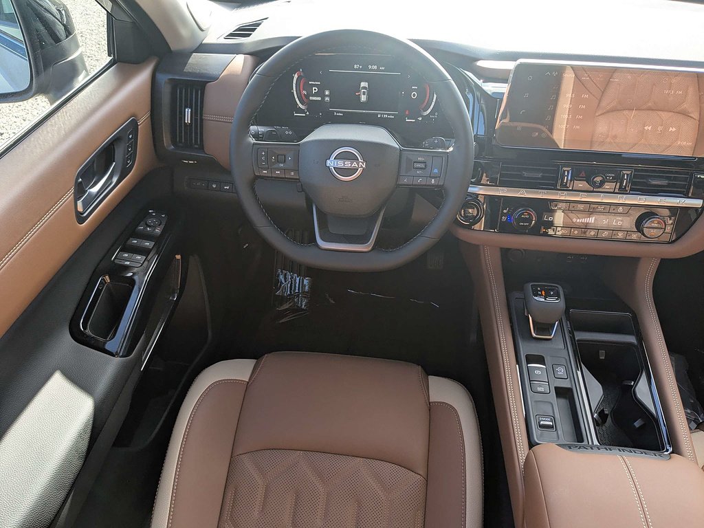 New 2026 Boulder Gray Pearl / Super Black Two-tone Nissan Platinum image 17
