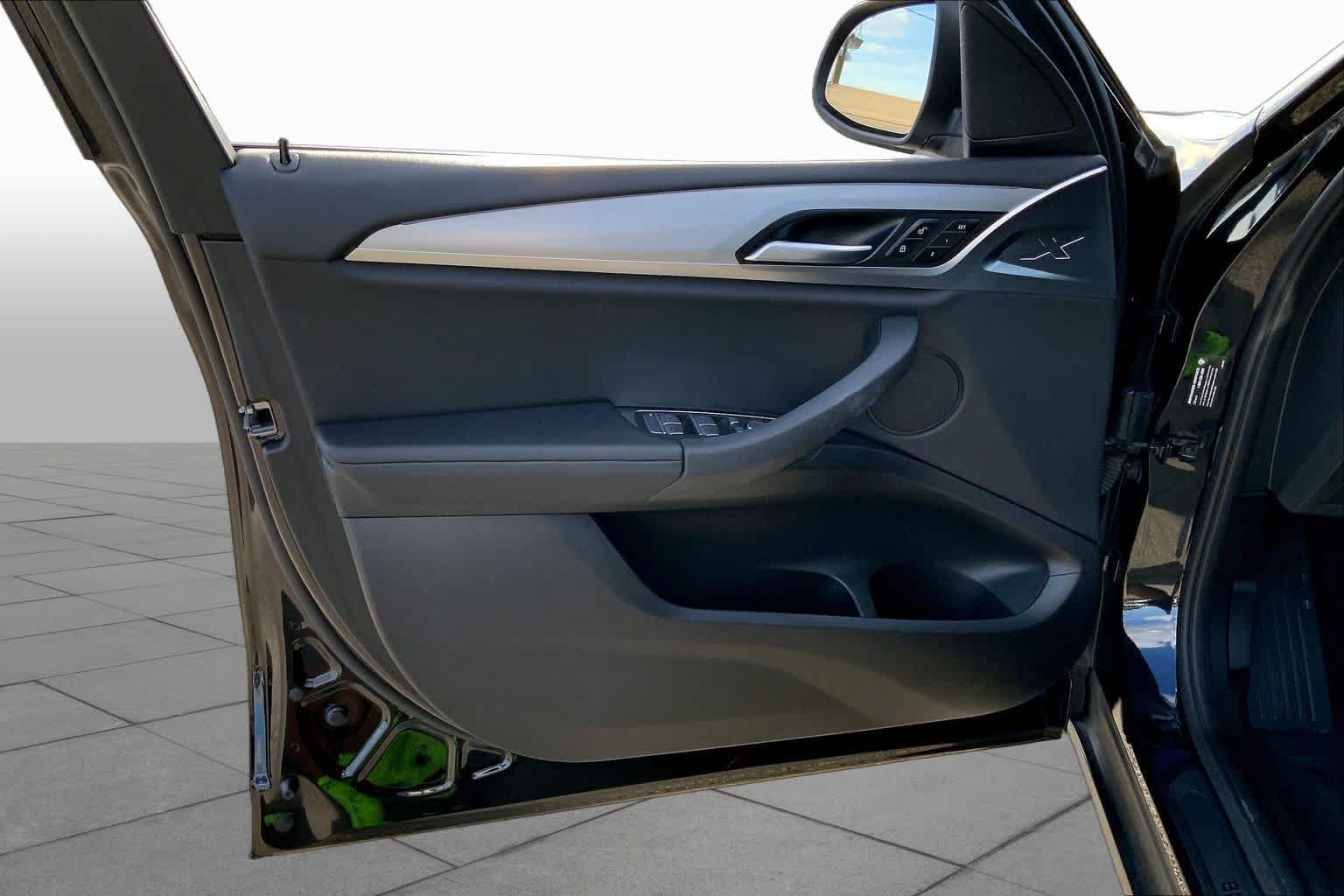 Used 2022 Jet Black BMW sDrive30i image 20