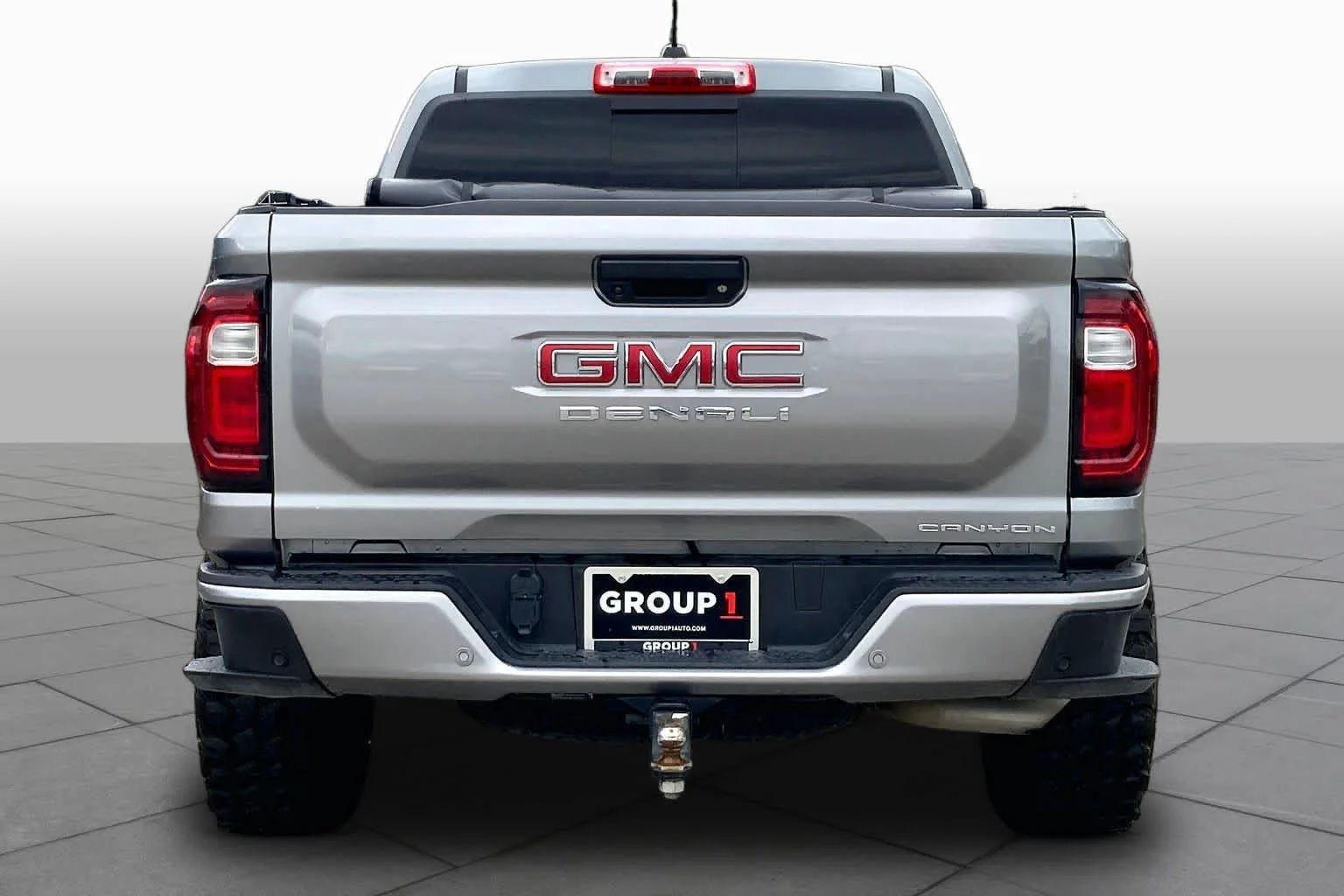 Used 2024 Sterling Metallic GMC 4WD Denali image 5