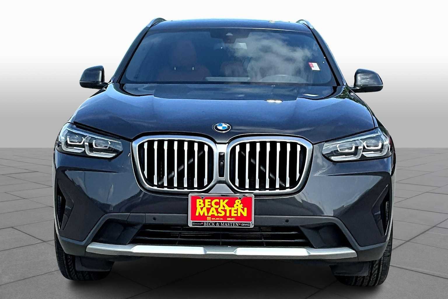 Used 2024 Dark Graphite Metallic BMW sDrive30i image 3