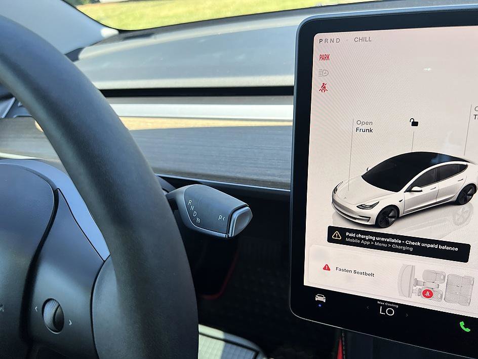 Used 2023 Pearl White Multi-Coat Tesla Base image 28