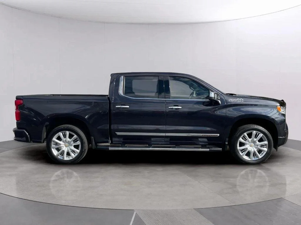 Used 2022 Dark Ash Metallic Chevrolet High Country image 6