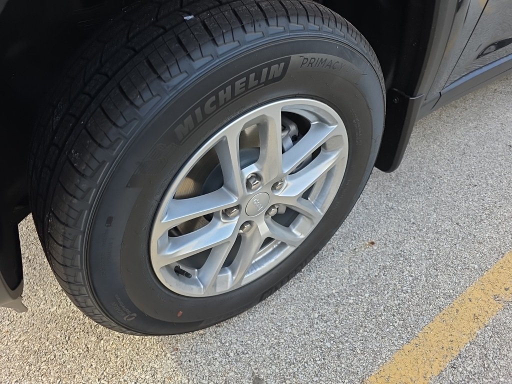 2025 Jeep Grand Cherokee Laredo X photo 3