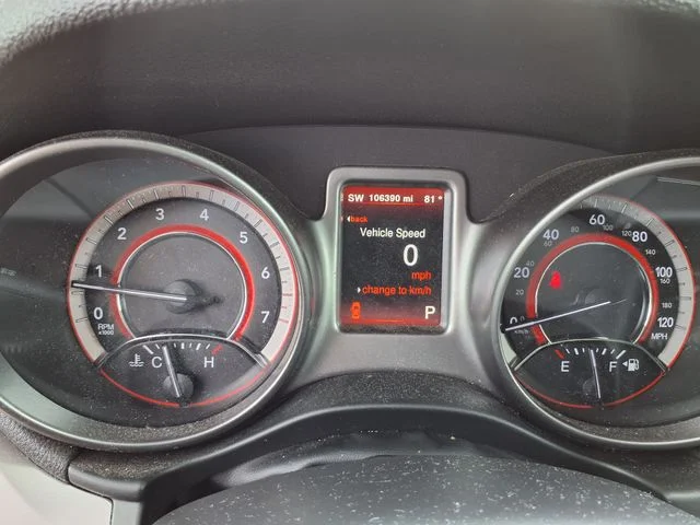 Used 2017 White Dodge Crossroad image 22