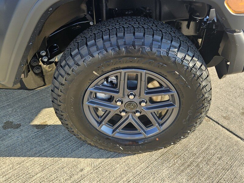 New 2026 Granite Crystal Metallic Clear-Coat Exterior Paint Jeep SPORT S 4 DOOR 4X4 image 16