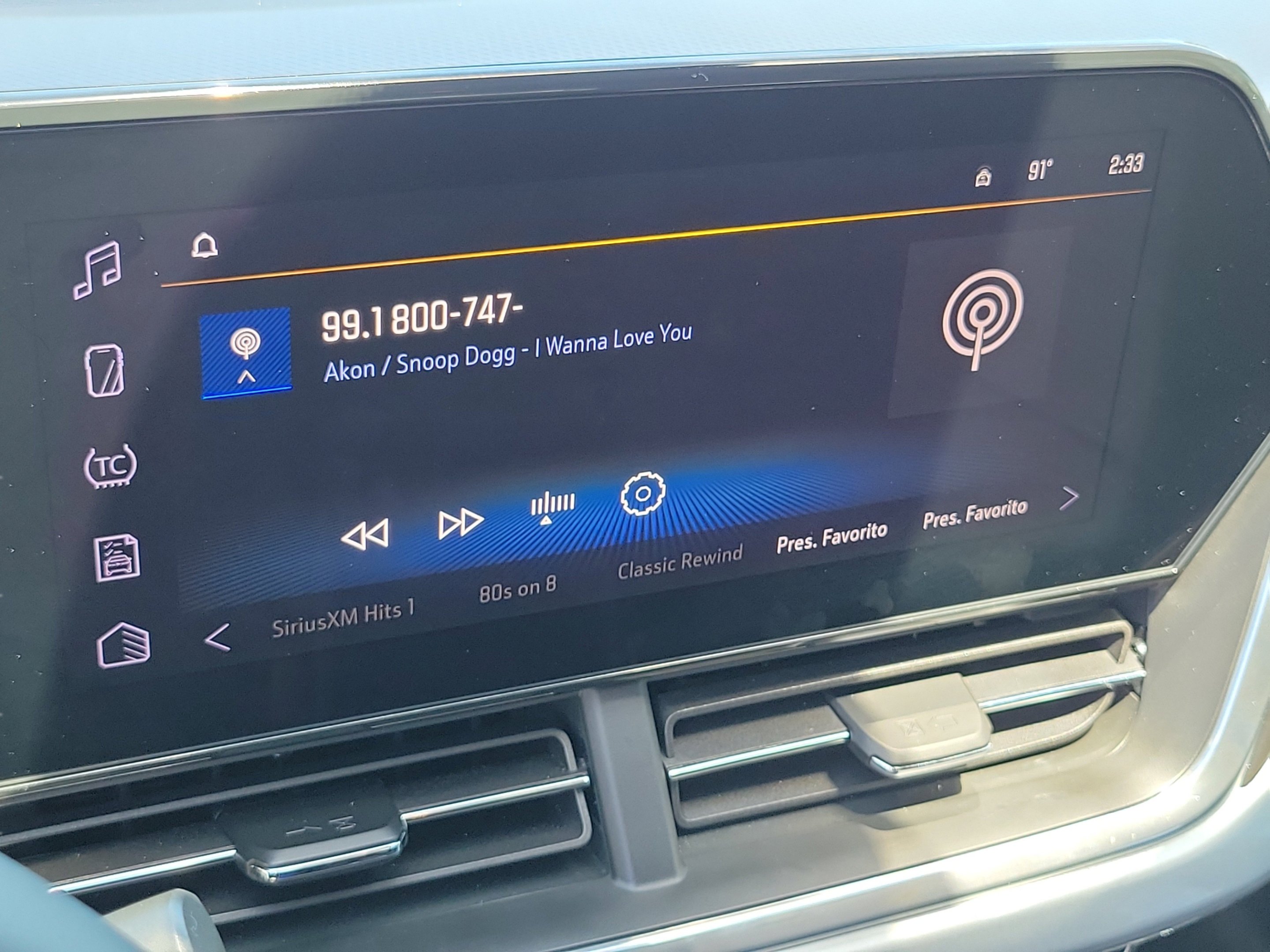 Used 2025 Summit White Chevrolet LT image 25