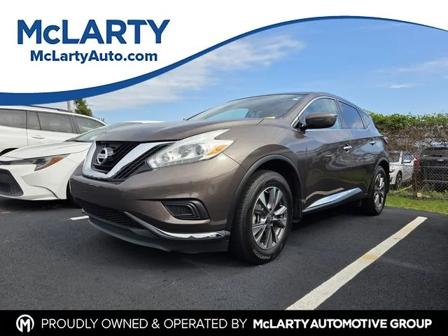 Used 2017 Brown Nissan S image 1