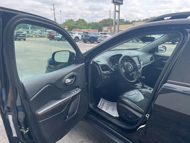 Used 2022 Black Jeep Trailhawk image 4