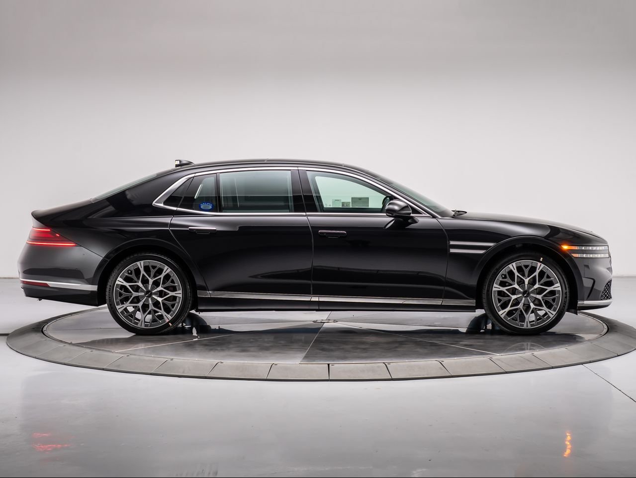 New 2026 Vik Black Genesis 3.5T E-SC MHEV image 6