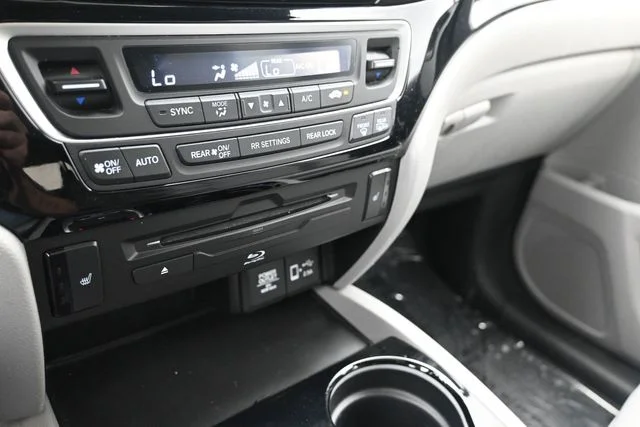 2022 Honda Pilot Touring - Photo 35