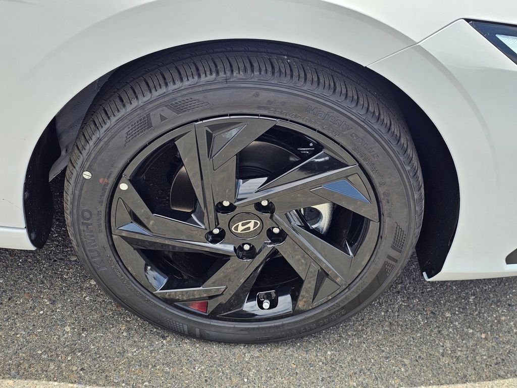 New 2026 White Hyundai SEL Sport image 10