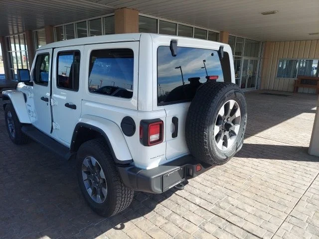 Used 2022 White Jeep Unlimited Sahara image 5