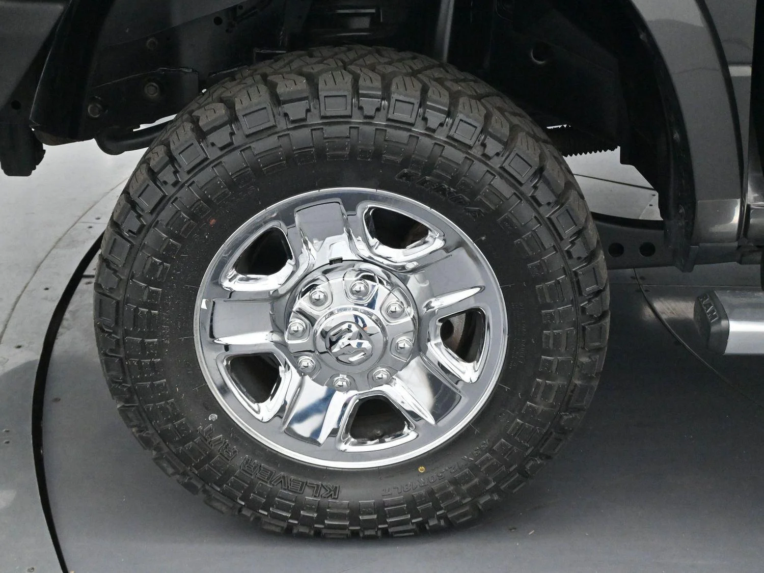 Used 2022 Granite Crystal Metallic Clearcoat Ram Laramie image 37