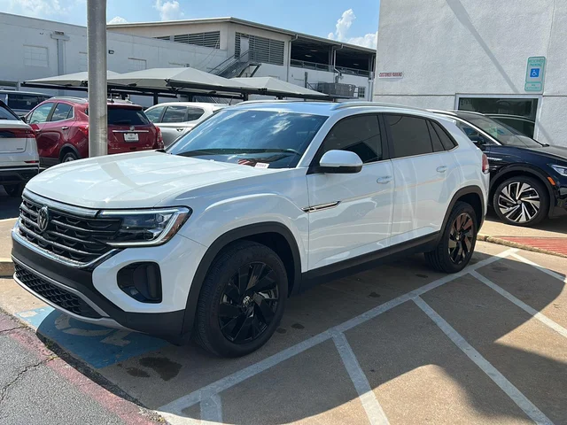 2024 Volkswagen Atlas Cross Sport 2.0T SE w/Technology