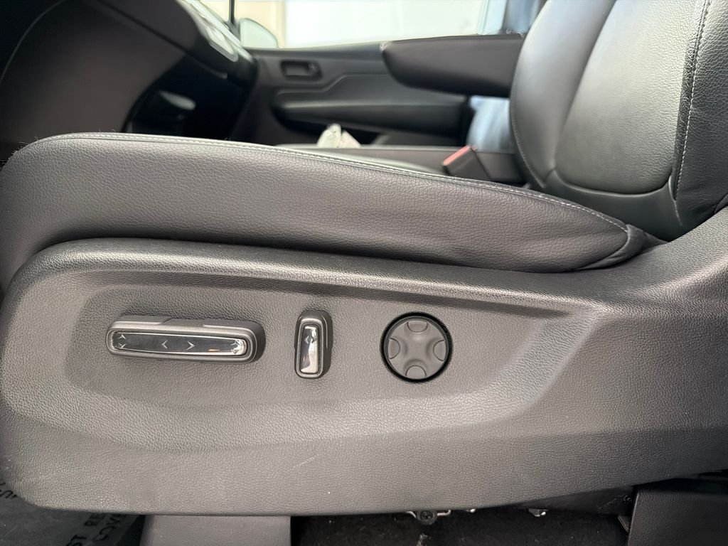 Used 2024  Honda EX-L image 13