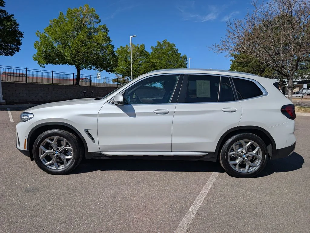 Used 2023 White BMW sDrive30i image 3