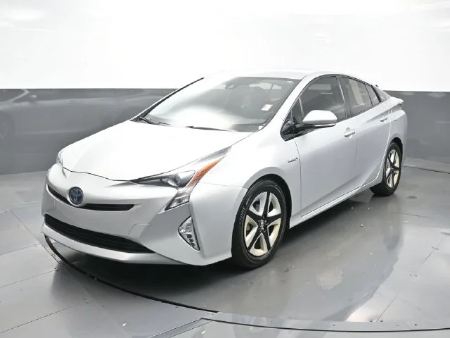 Used 2016 Silver Toyota Four Touring image 3