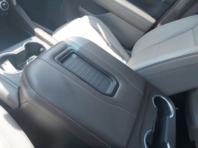 Used 2023 White GMC SLT image 27