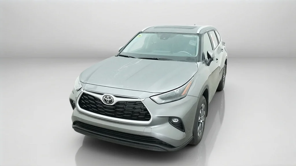 New 2026 Heavy Metal Toyota XLE image 10