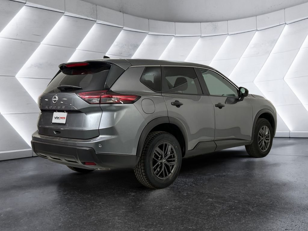 Used 2024 Gray Nissan S image 4