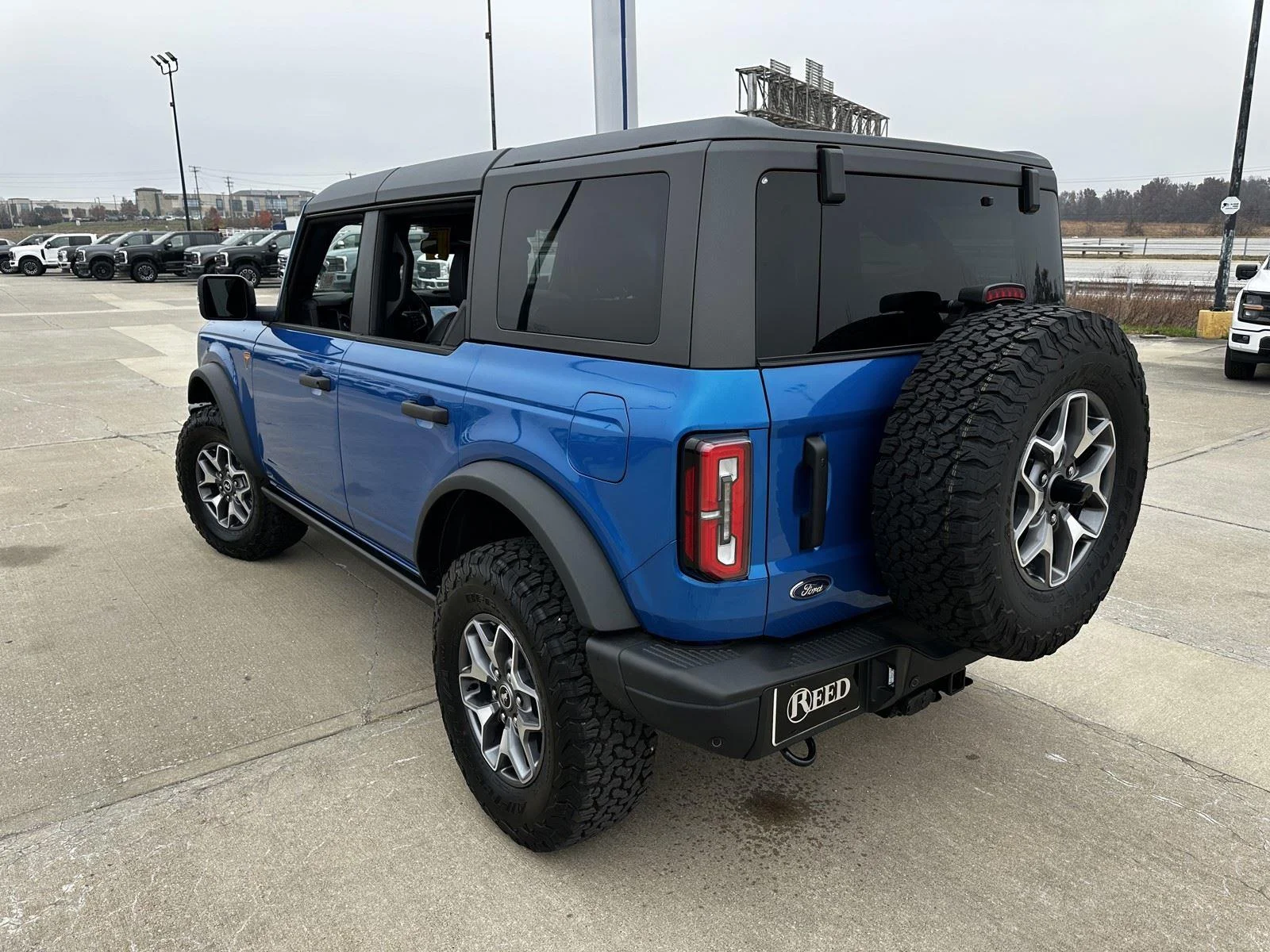 New 2025 Velocity Blue Metallic Ford Badlands® image 7