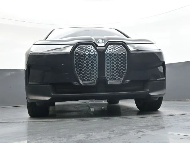 Used 2024 Black Sapphire Metallic BMW xDrive50 image 38