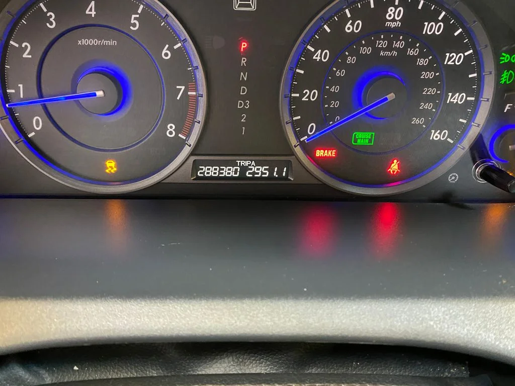 Used 2012 Silver Honda EX-L image 36