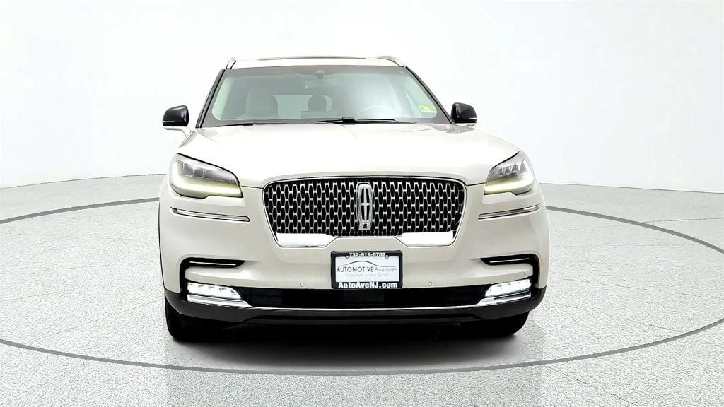 Used 2021 Ceramic Pearl Lincoln Reserve AWD w/ Elements Package Plus image 2