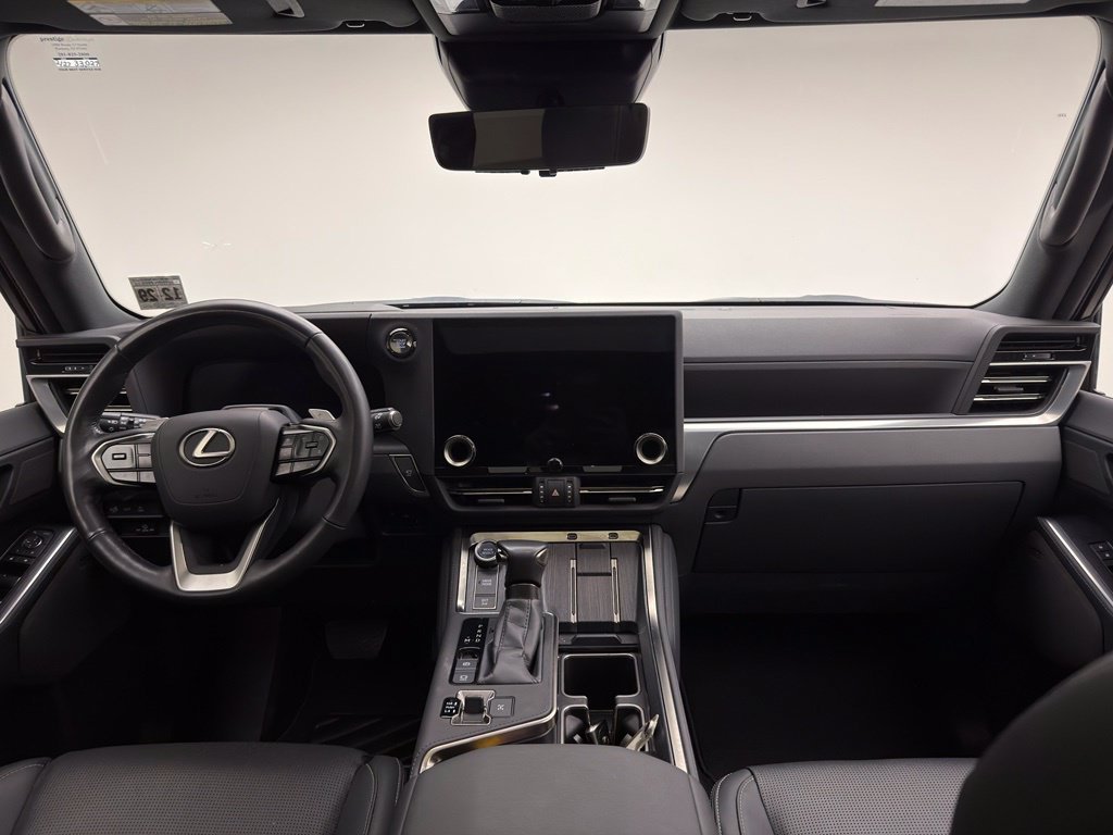 Used 2024 White Pearl Lexus 550 Luxury+ image 12